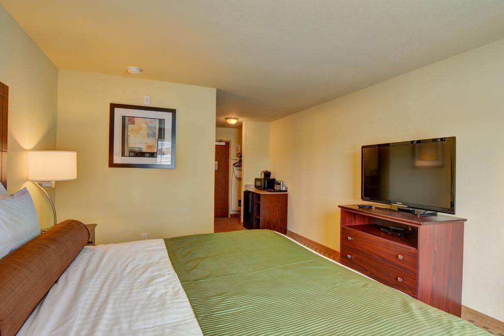 Cobblestone Hotel & Suites - Punxsutawney Екстериор снимка