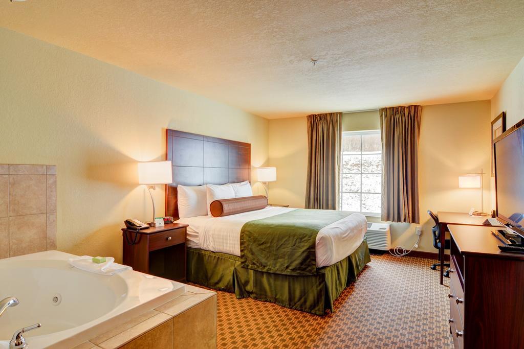 Cobblestone Hotel & Suites - Punxsutawney Екстериор снимка