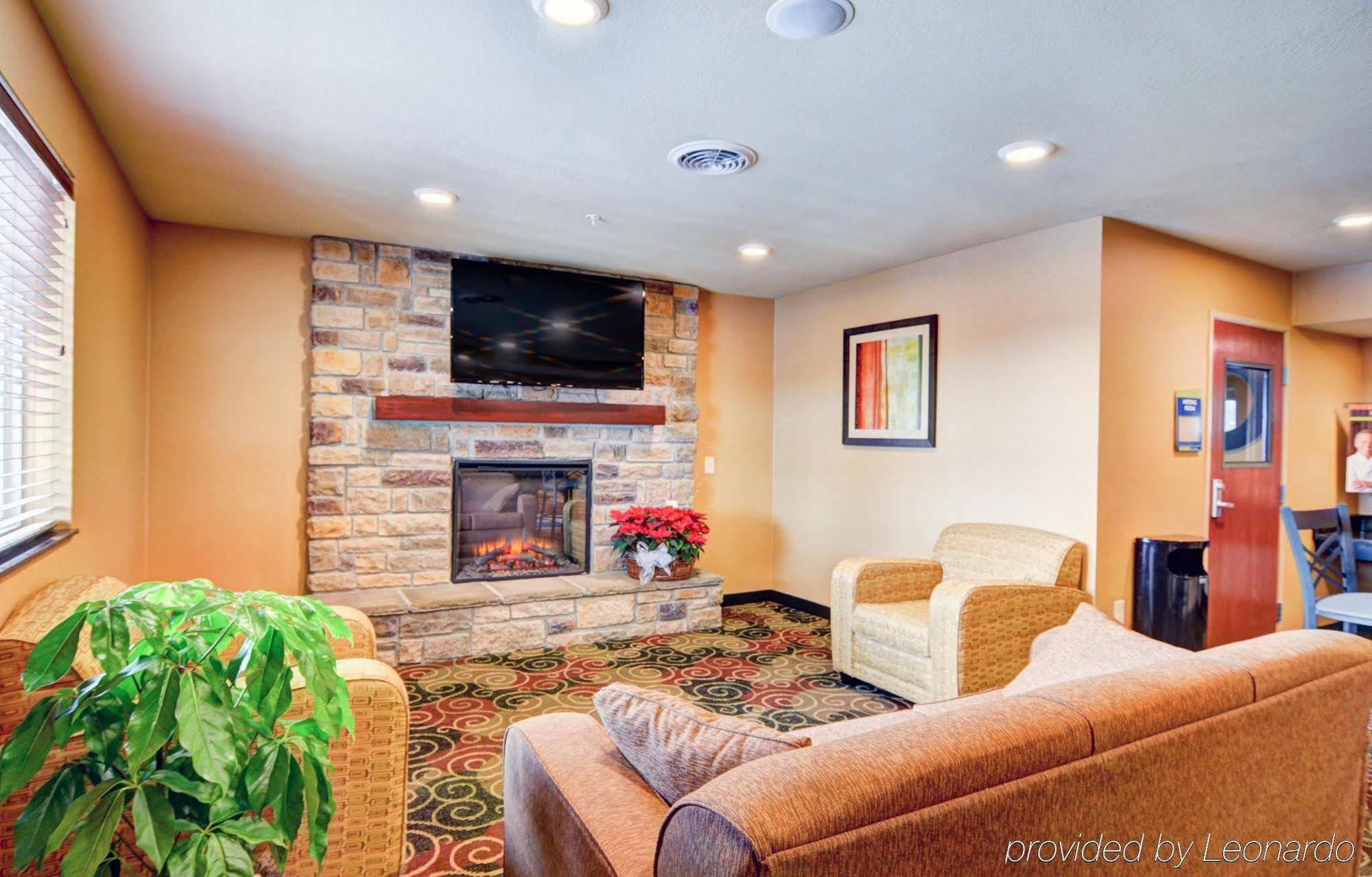 Cobblestone Hotel & Suites - Punxsutawney Екстериор снимка