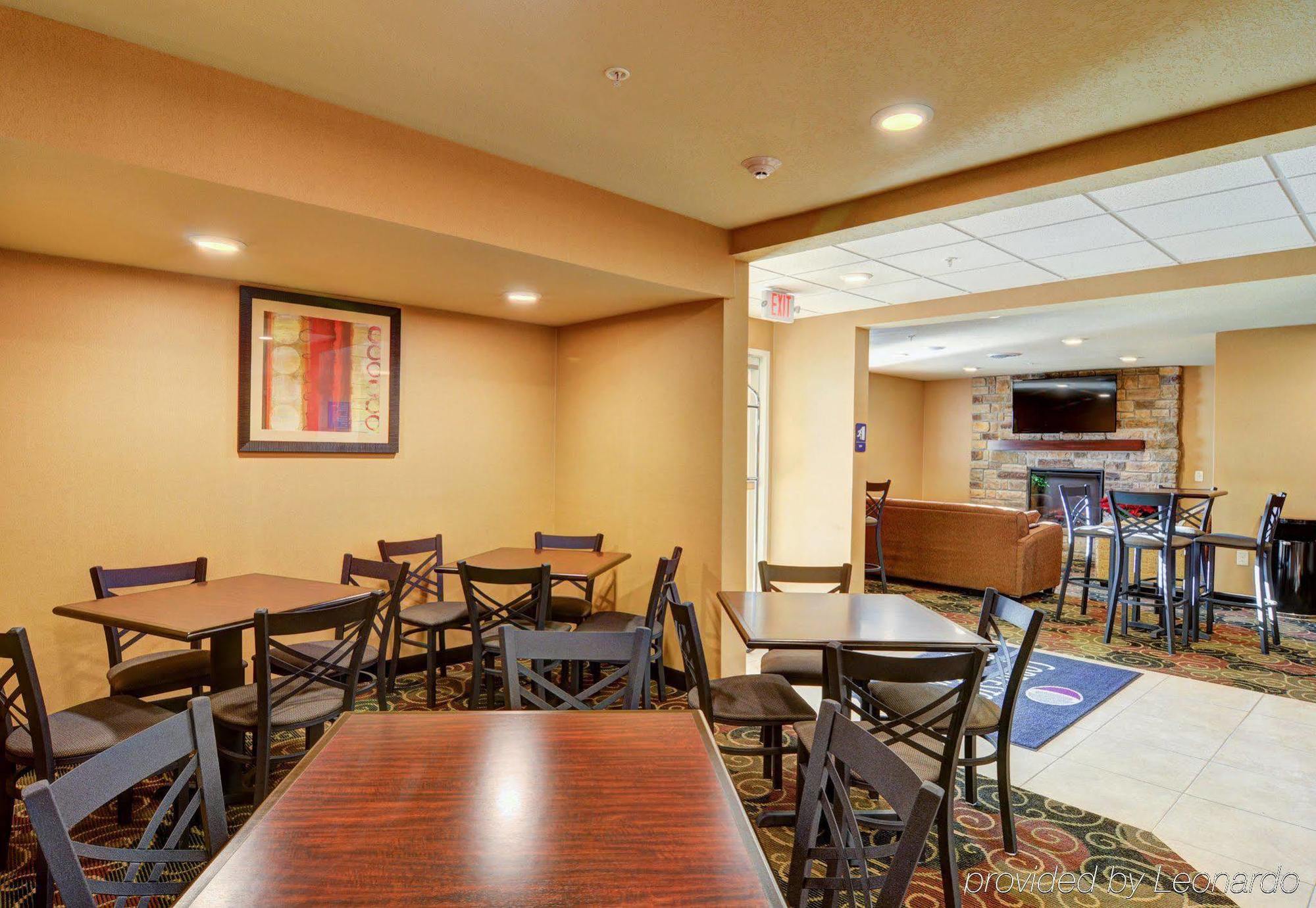 Cobblestone Hotel & Suites - Punxsutawney Екстериор снимка