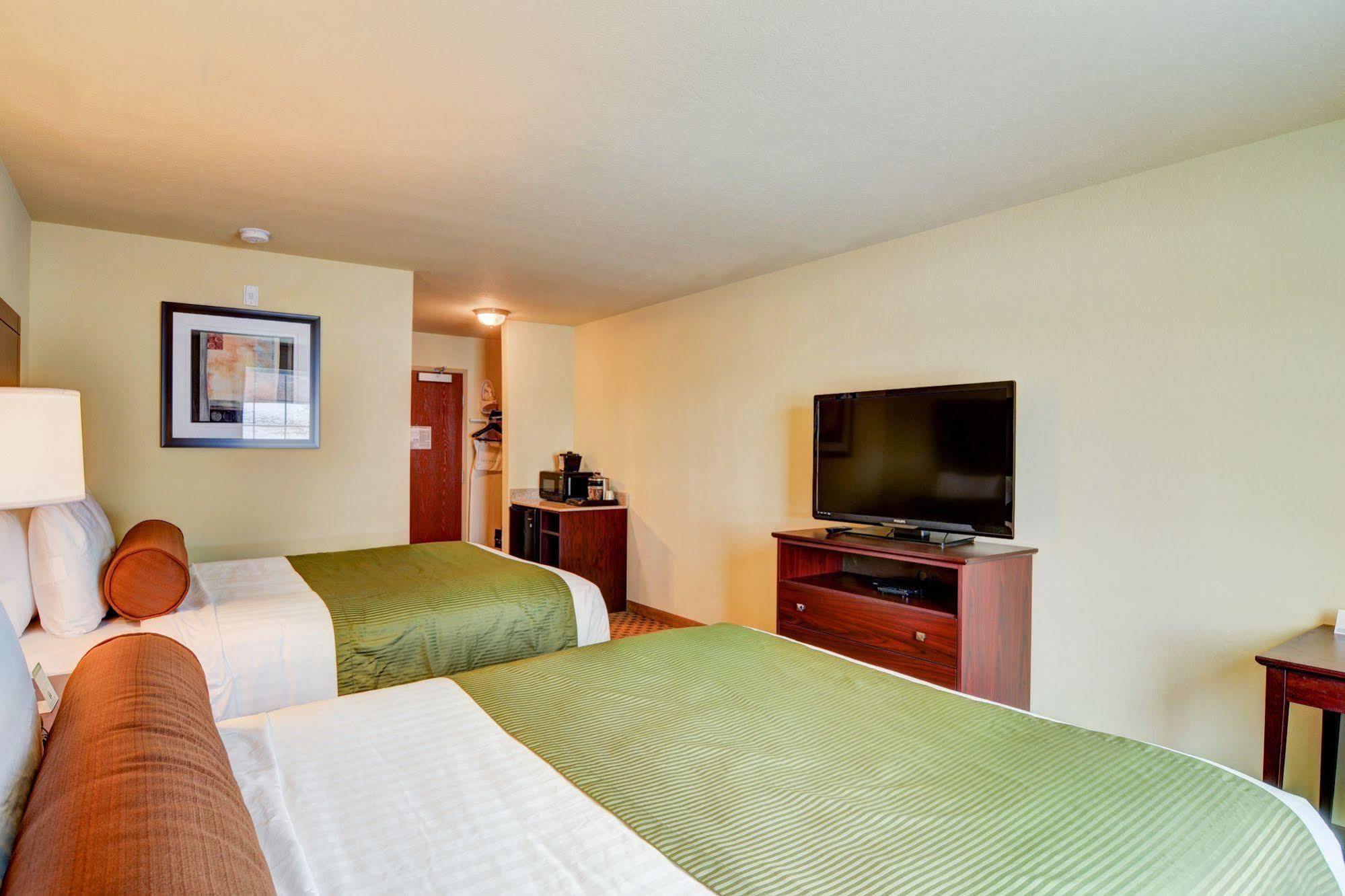 Cobblestone Hotel & Suites - Punxsutawney Екстериор снимка
