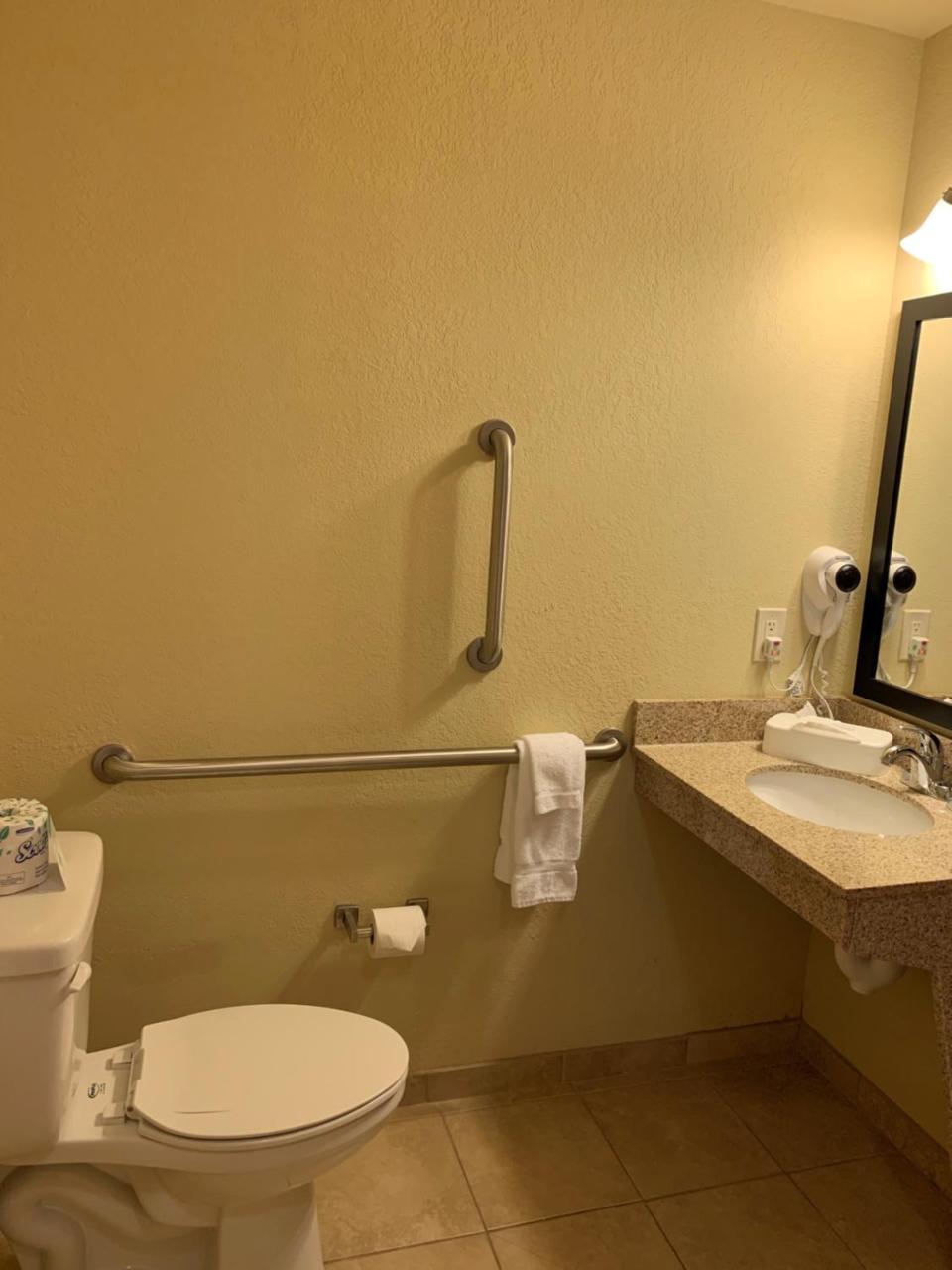 Cobblestone Hotel & Suites - Punxsutawney Екстериор снимка